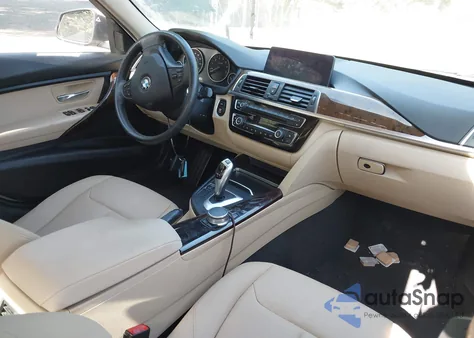 2018 BMW 320I xDrive z USA, uszkodzony, nr VIN WBA8E5G50JNV02432